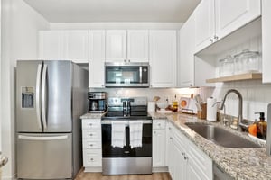 W Spruce St 2309-S1804-020.jpg