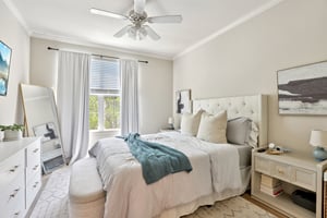 W Spruce St 2309-S1804-023.jpg