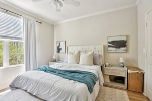 W Spruce St 2309-S1804-025.jpg