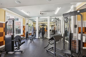 W Spruce St 2309-1804-902.jpg