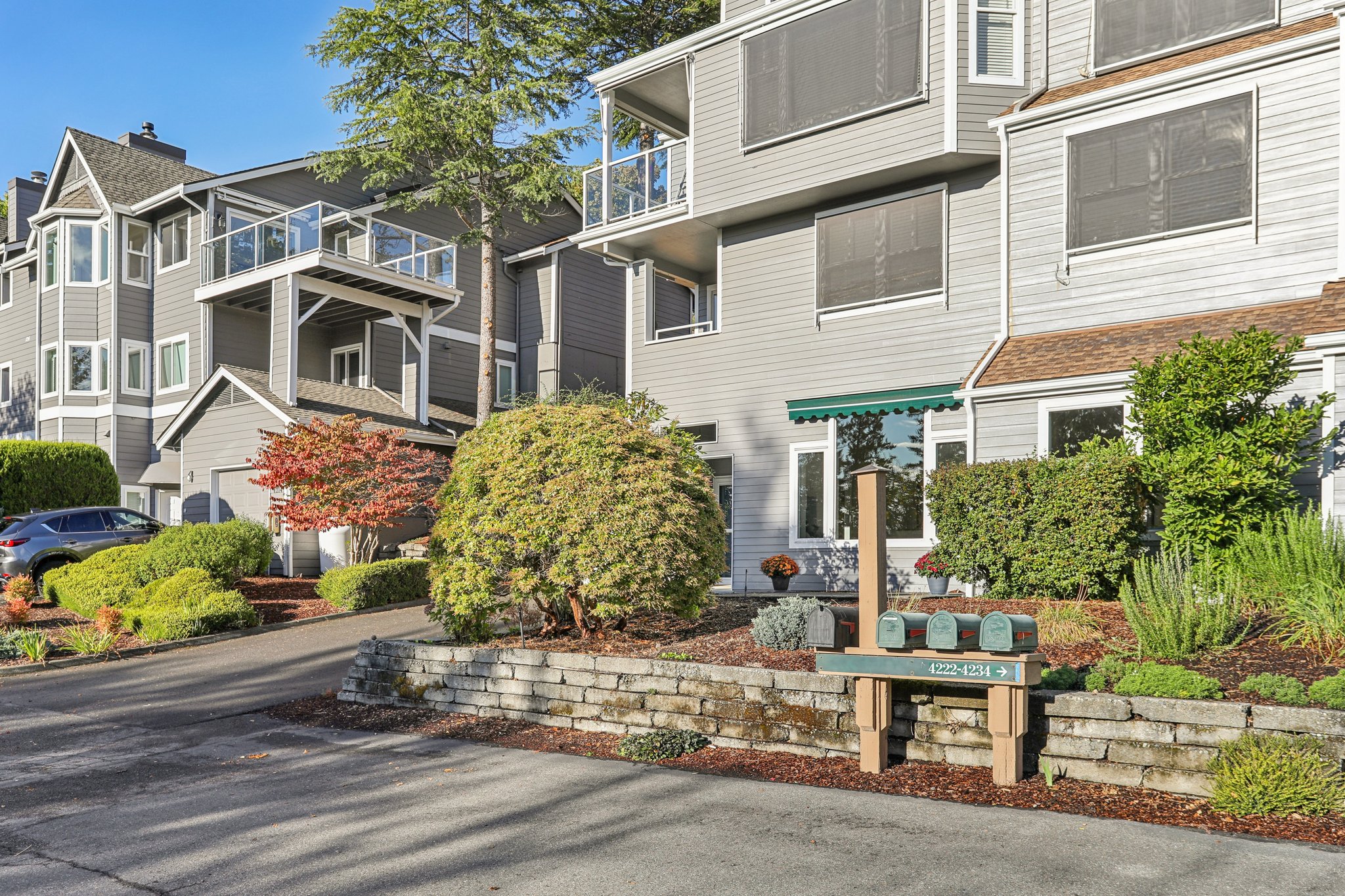 221st Pl-S0210-004.jpg