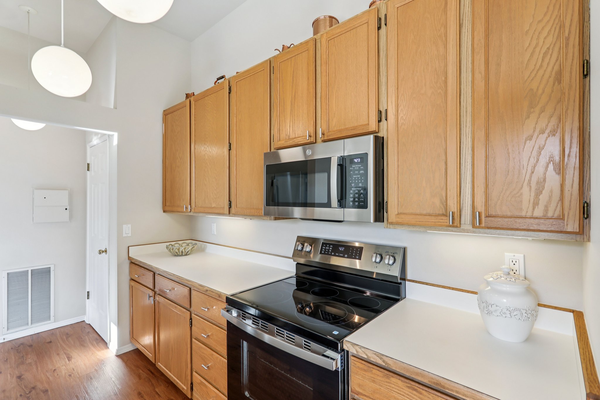 221st Pl-S0210-016.jpg