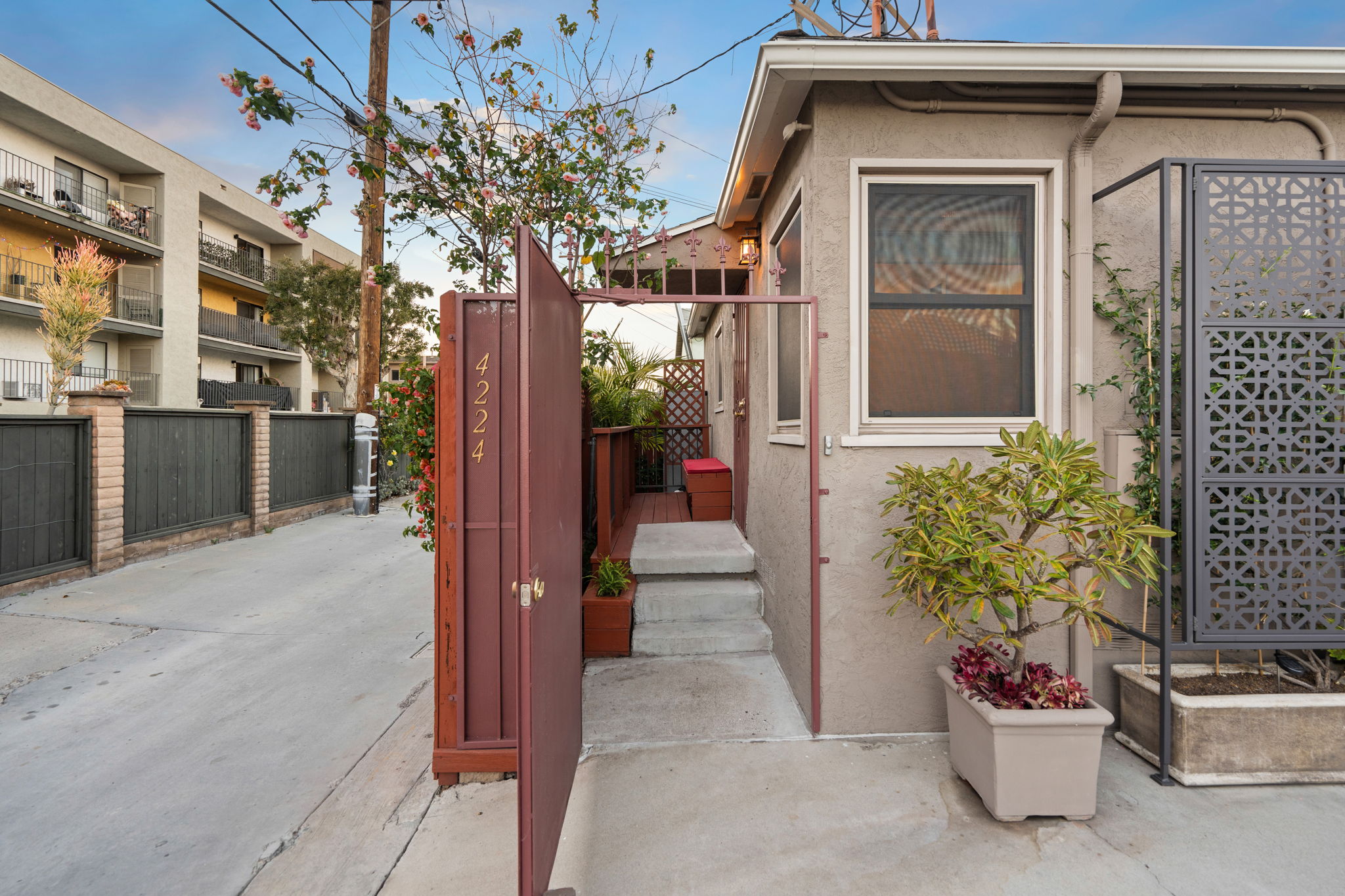 4222-24 Swift Ave-11