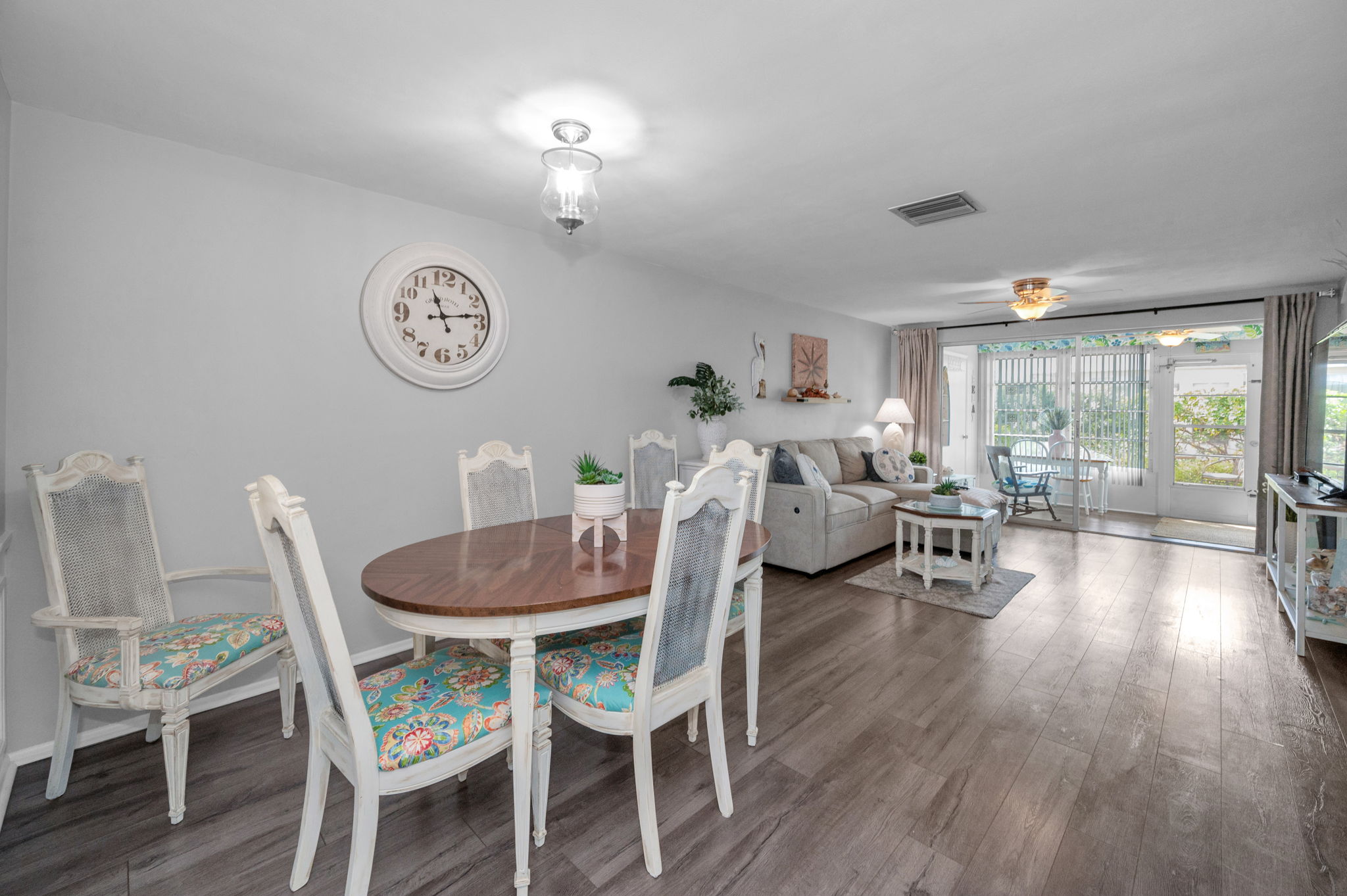 Dining Room3