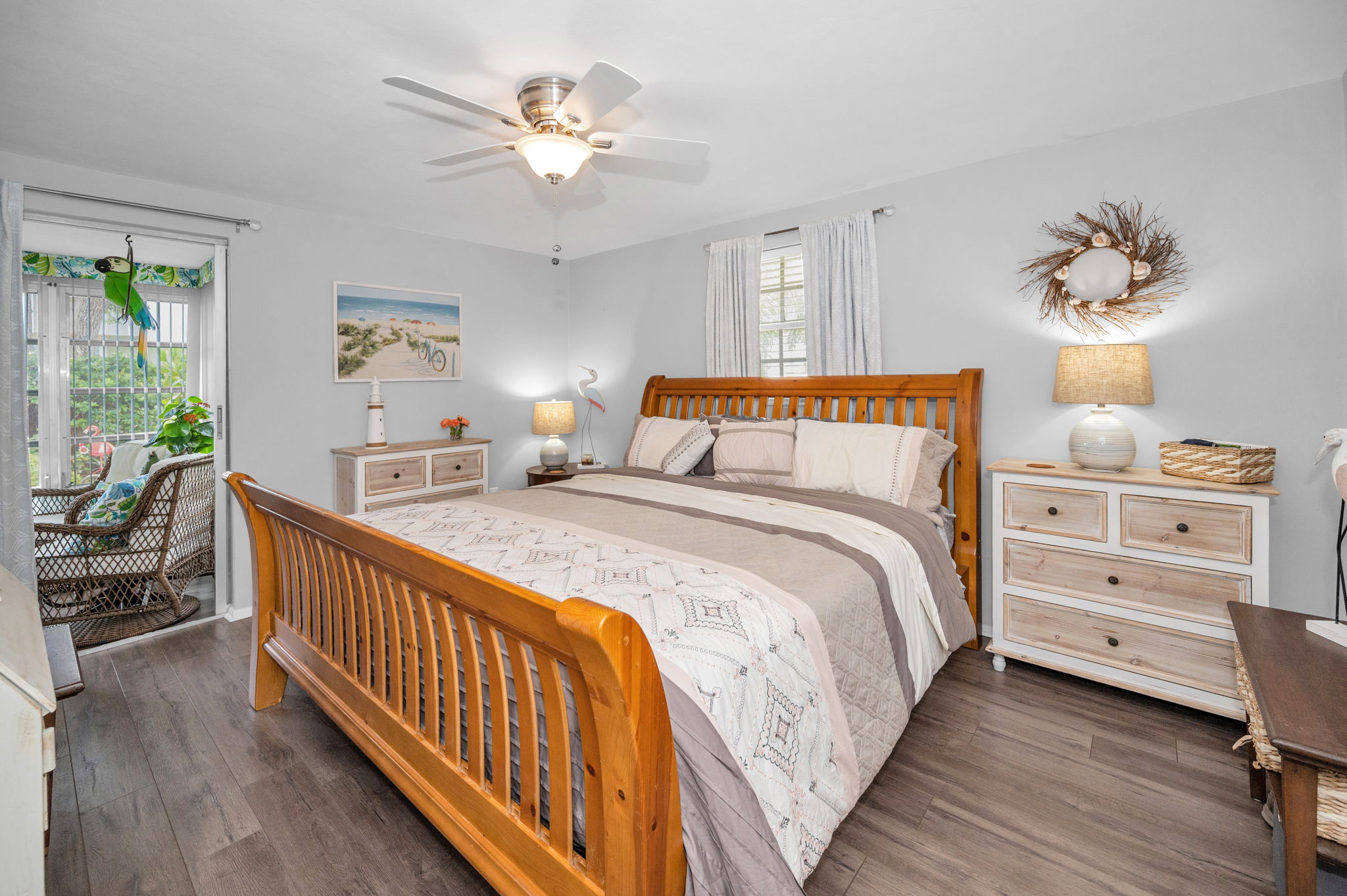 Primary Bedroom1a