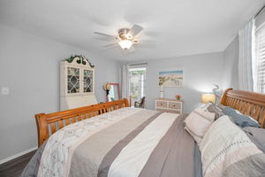 Primary Bedroom1b