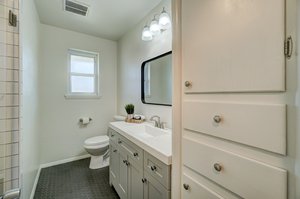  Photo 44