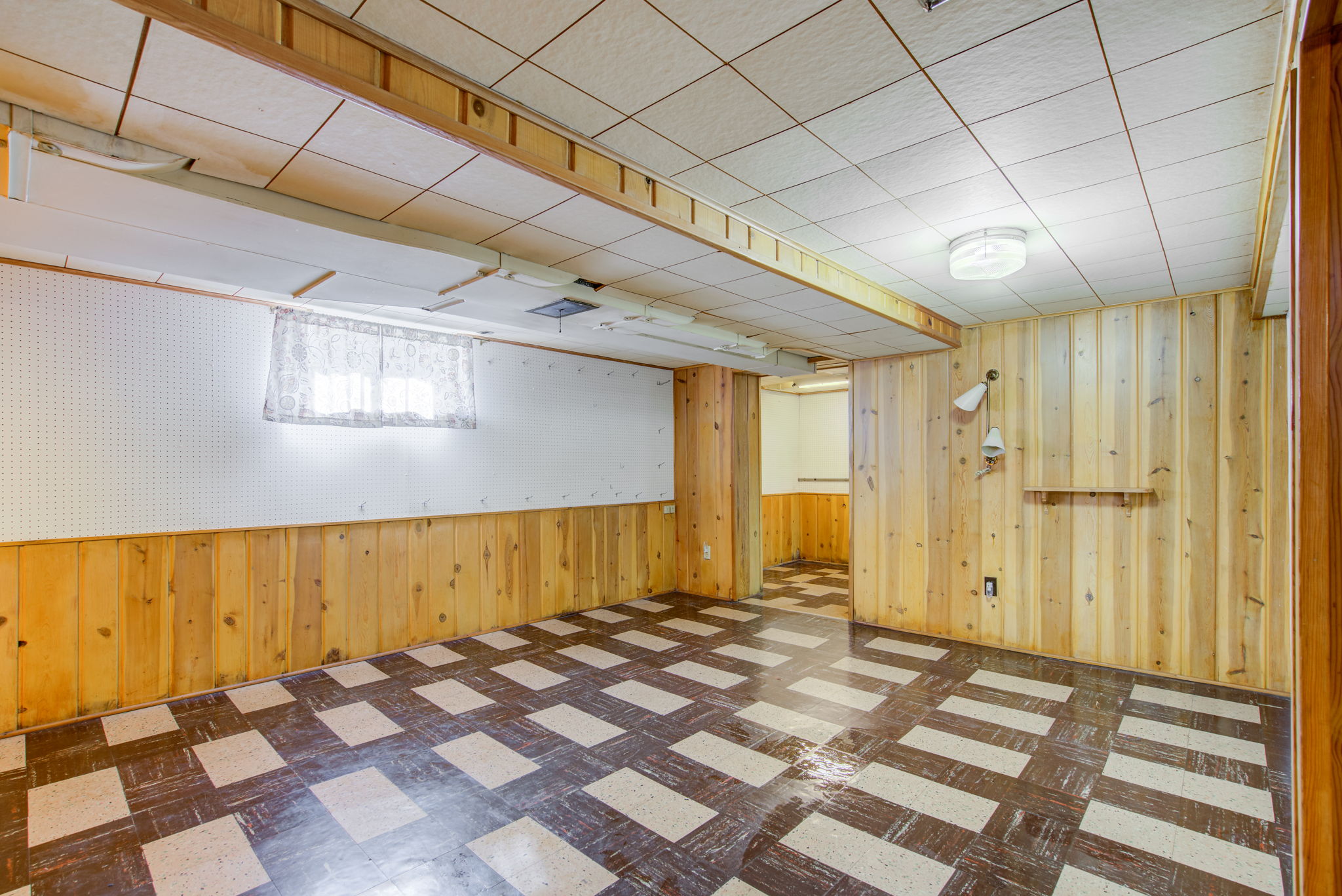 16 Lower Level