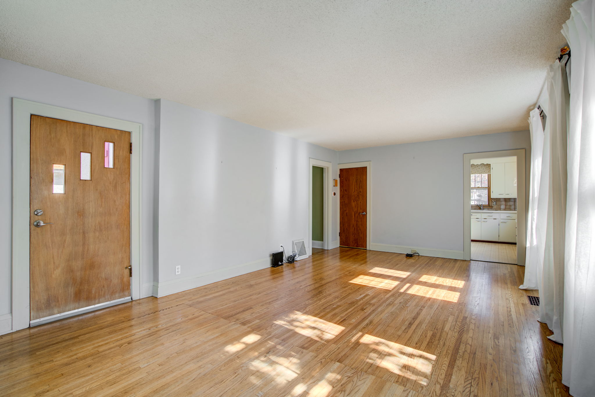 4 Living Room