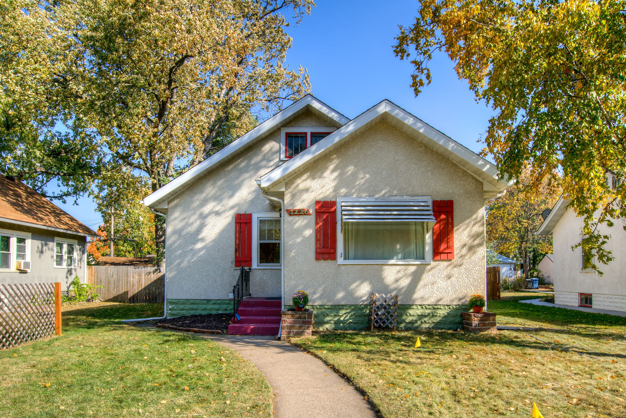 2 Front Exterior