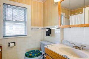 13 Bathroom