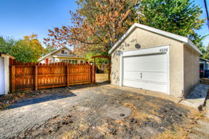 23 Garage Exterior