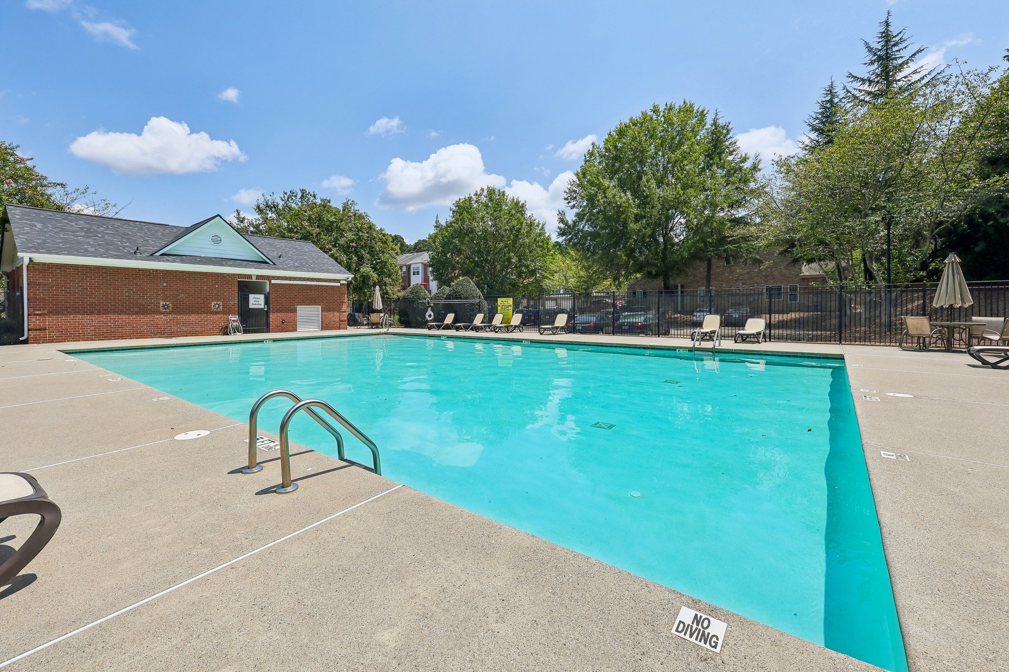 Chatham Ridge Dr-1308-904.jpg