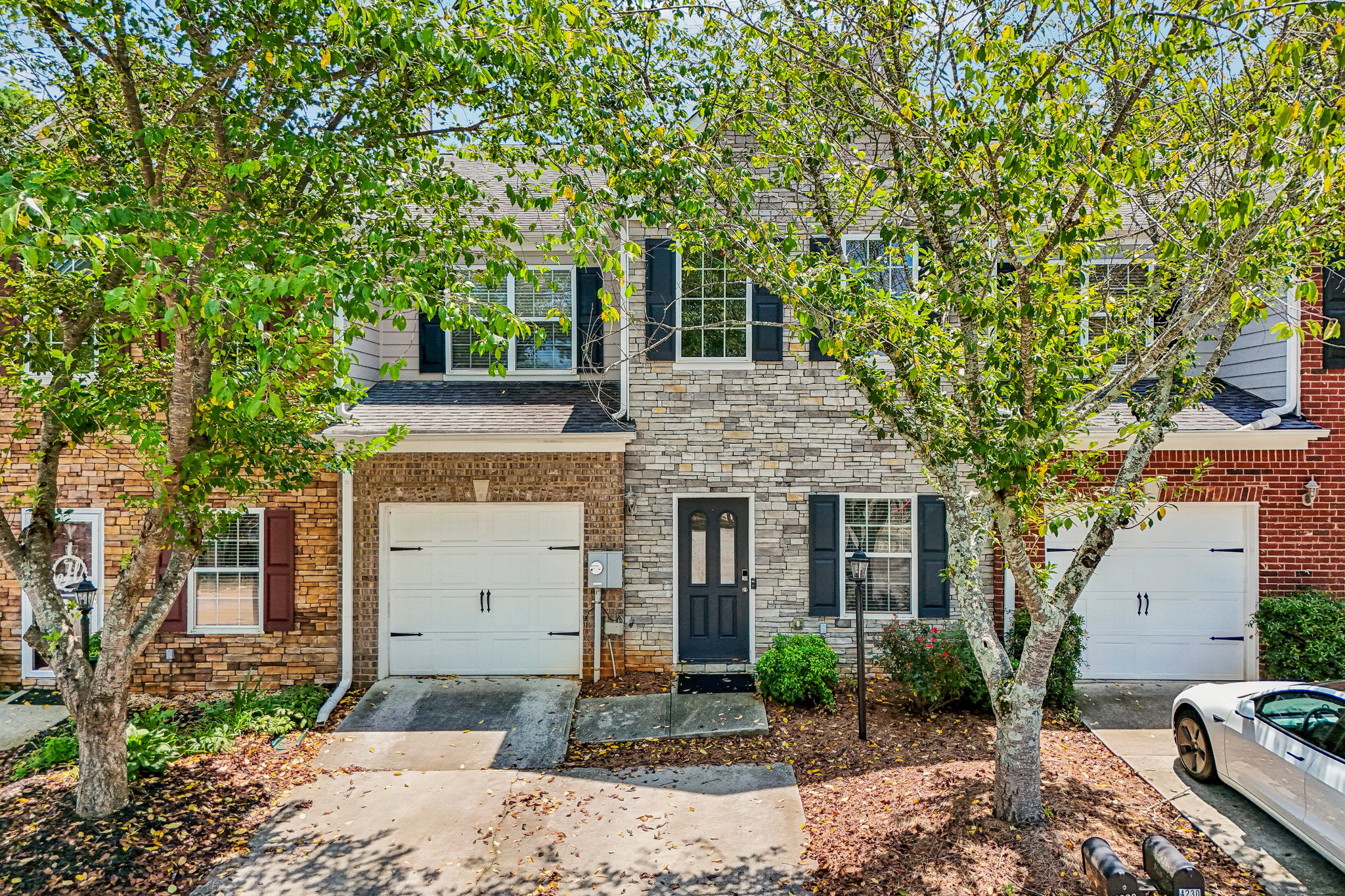 Chatham Ridge Dr-S1308-028.jpg