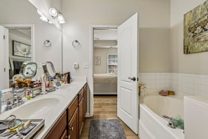 Chatham Ridge Dr-S1308-019.jpg