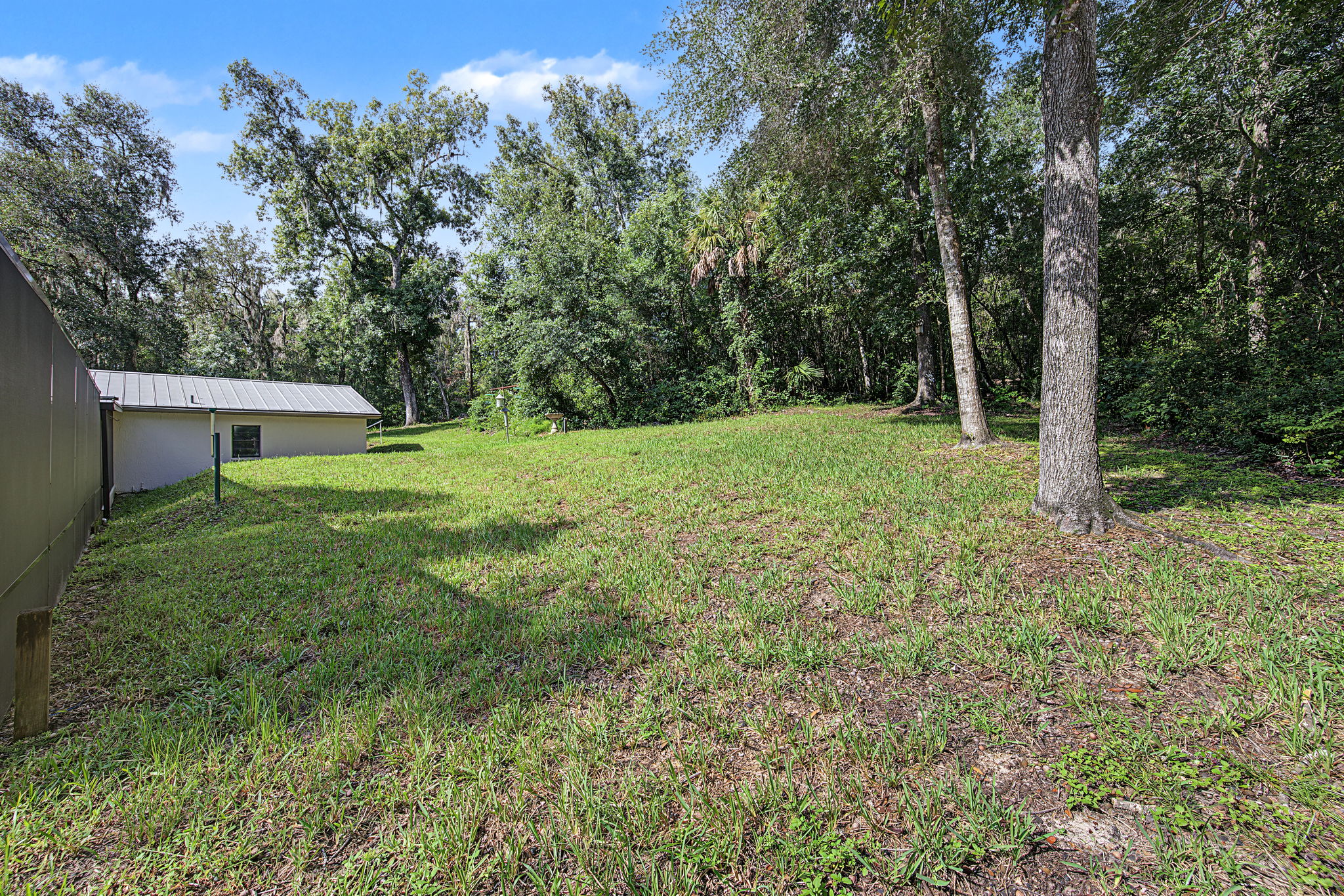 Rear Exteriors (5)