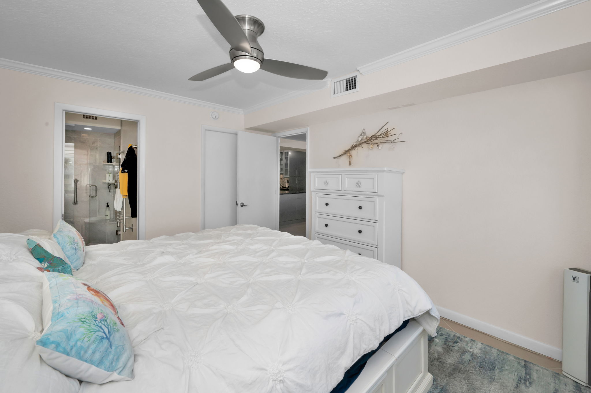 Master Bedroom1d