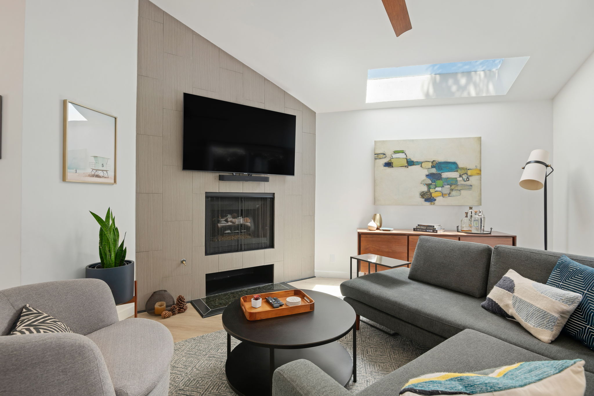 09-Living Room