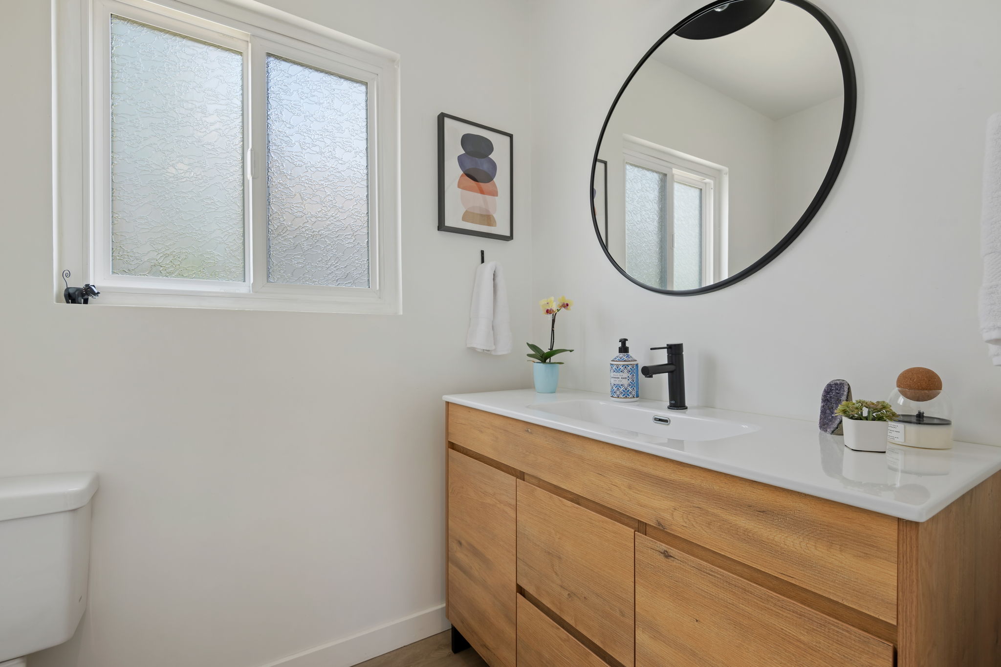 32-Powder Room