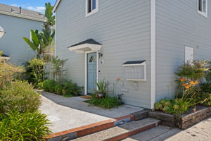 05-Exterior View