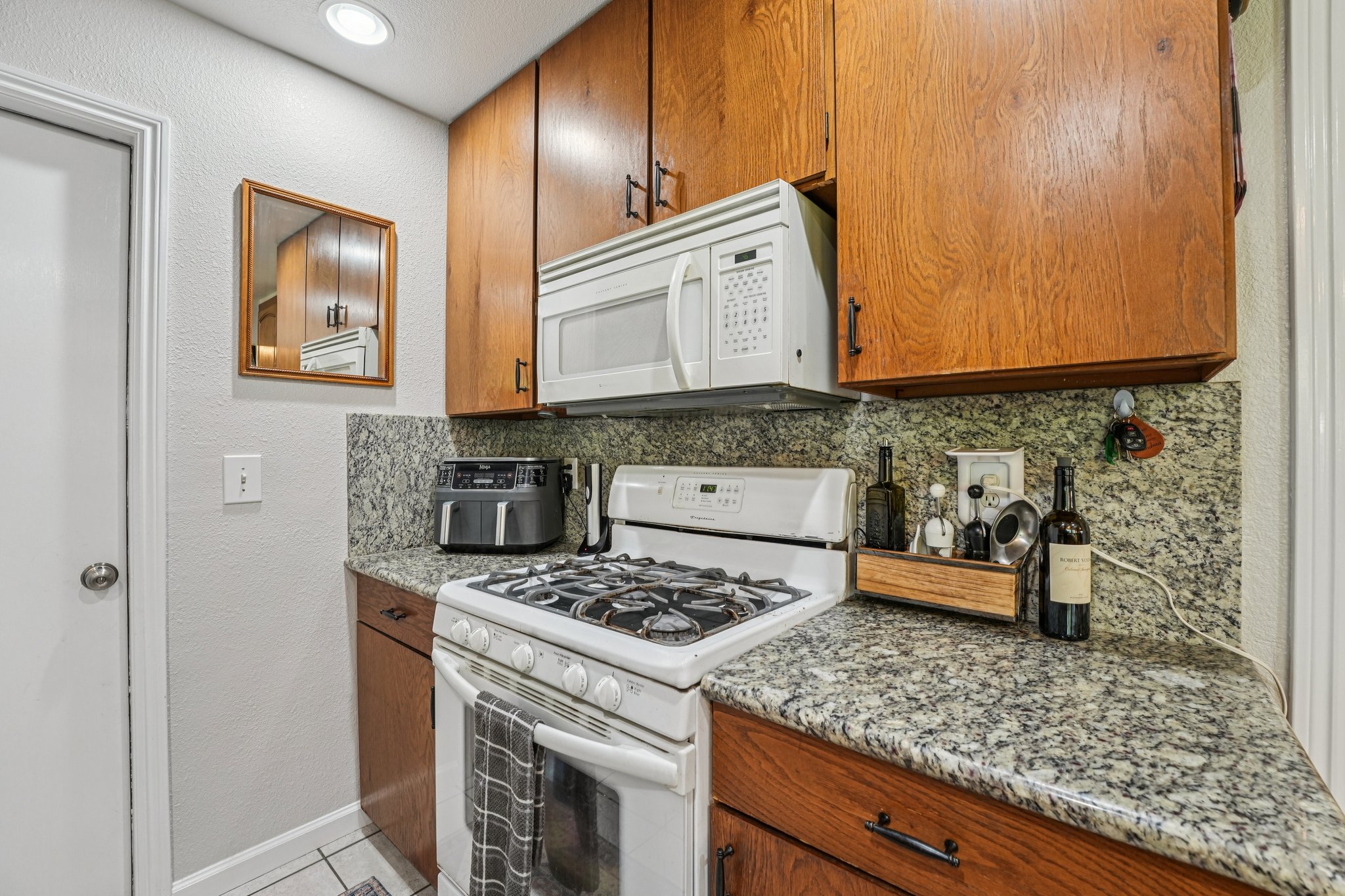 Brookshire Cir-S0312-024.jpg