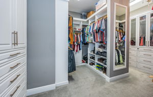 Master Bedroom Walk-in Closet1a