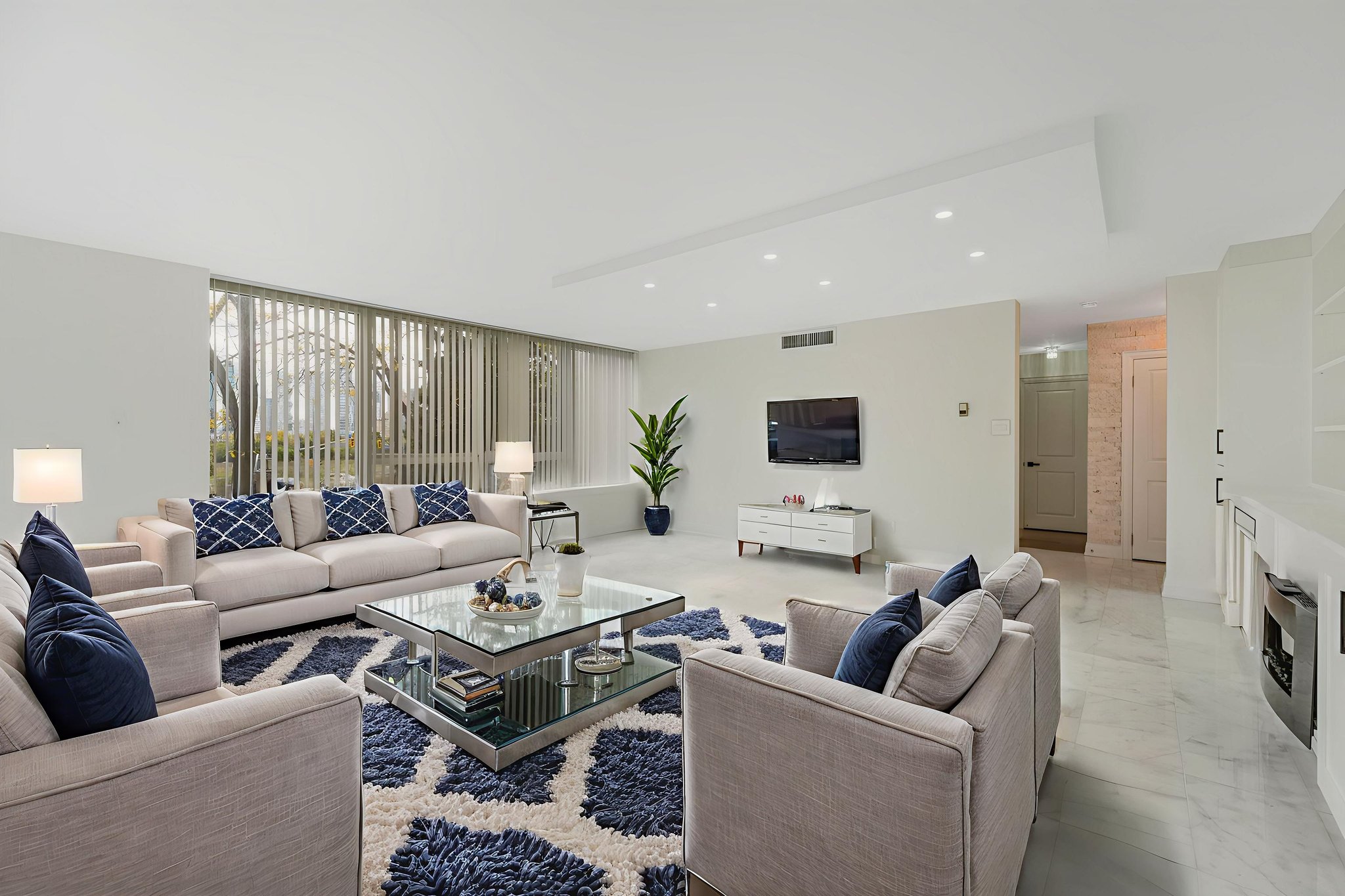 PXL04686 virtually staged.jpeg