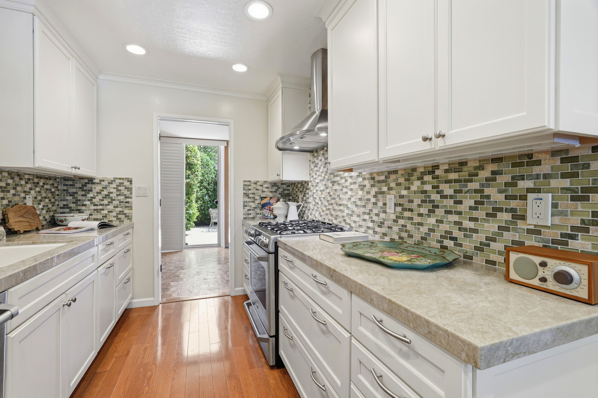009_F8_4237 Ponce Dr