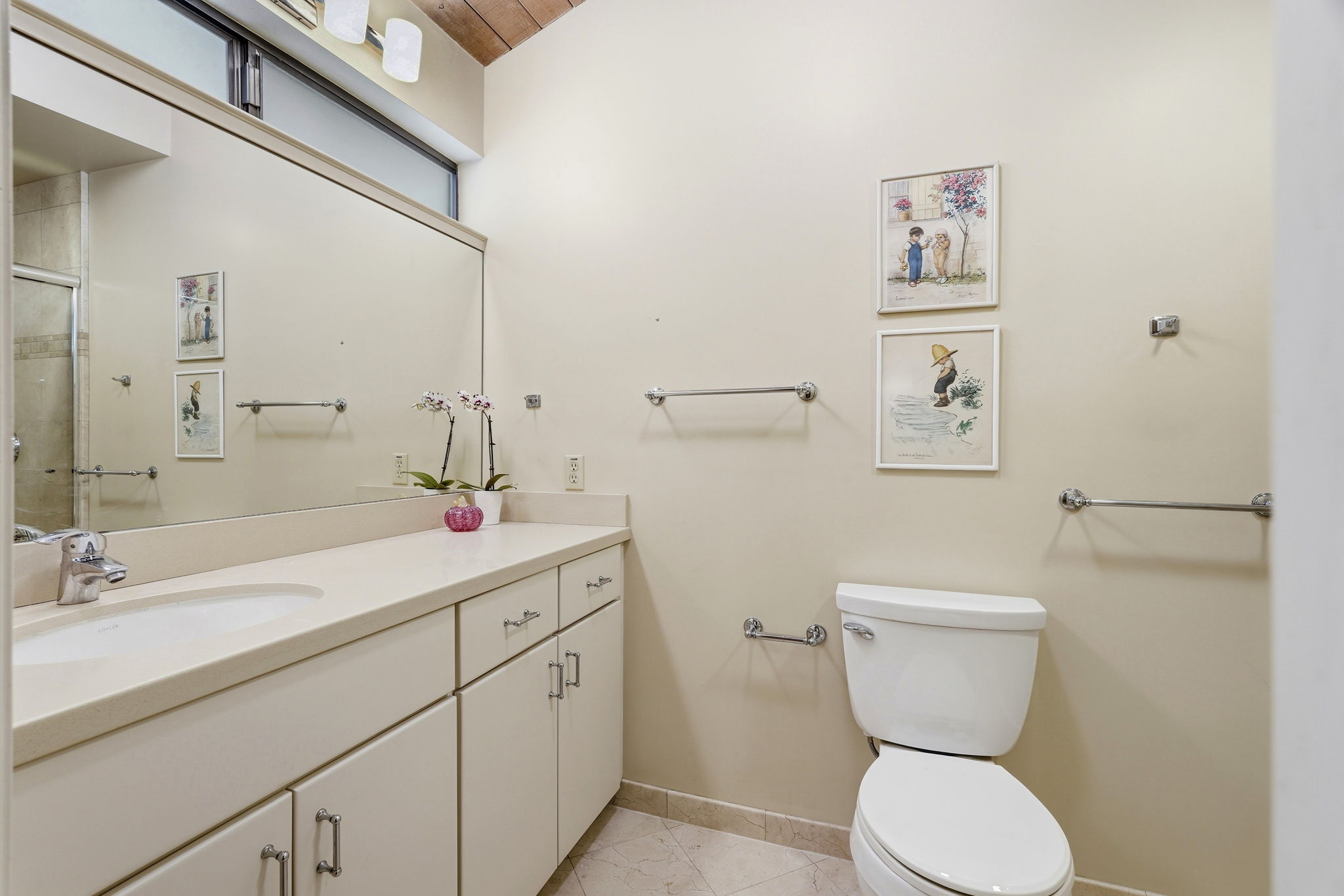 029_F8_4237 Ponce Dr