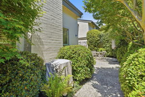 035_F8_4237 Ponce Dr