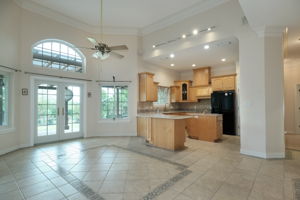 Eating Area/Kitchen