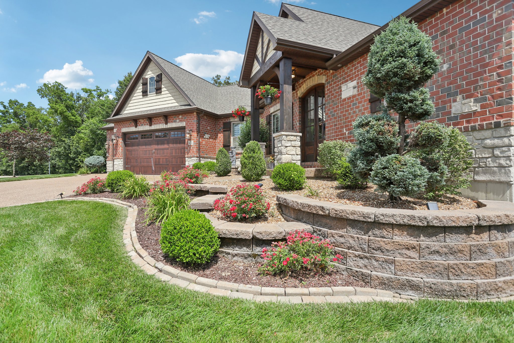 Cottage Grove Dr-S0307-003.jpg