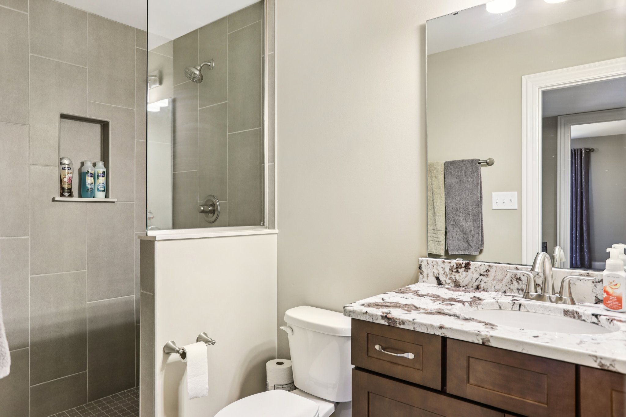 Cottage Grove Dr-S0307-031.jpg