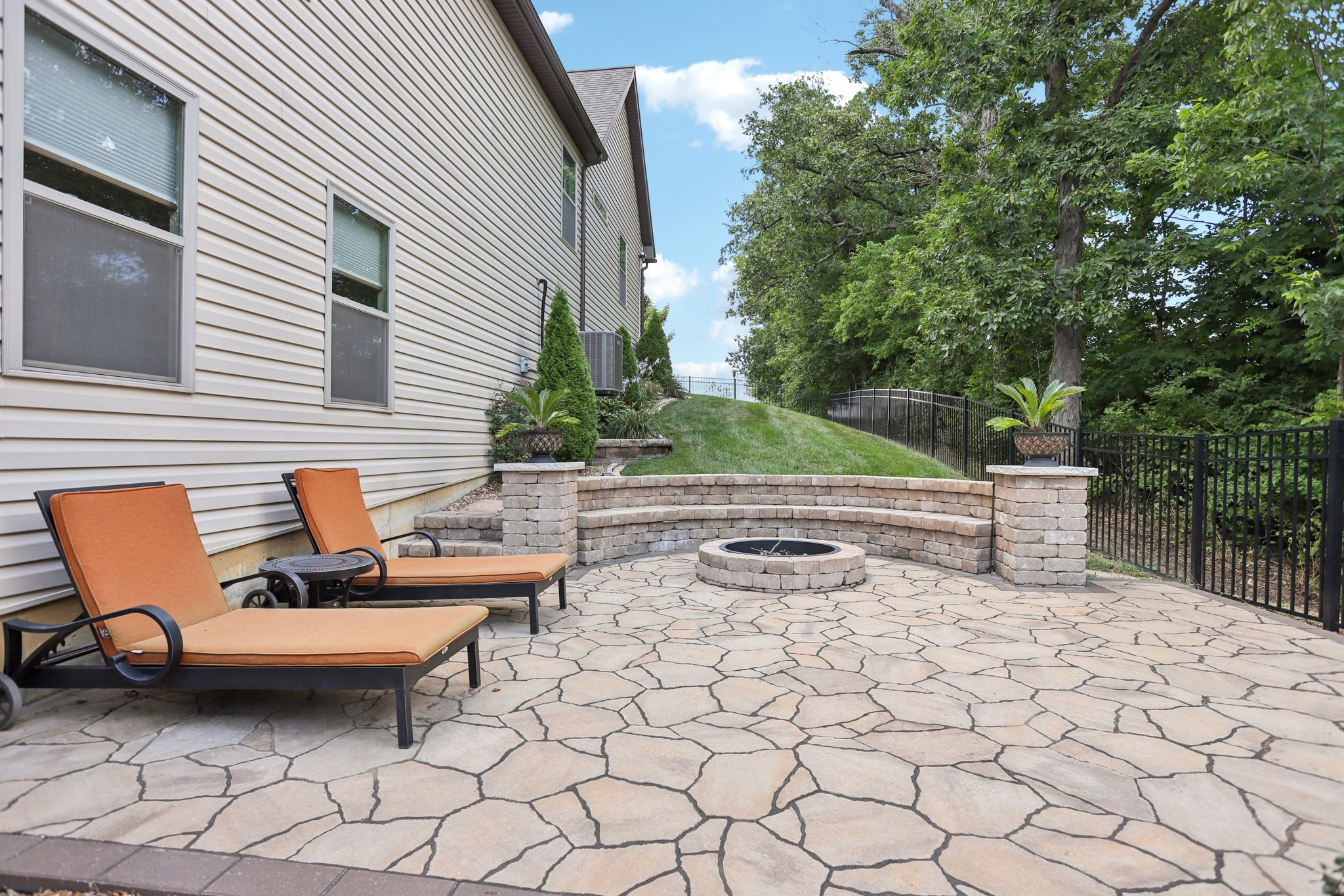 Cottage Grove Dr-S0307-044.jpg