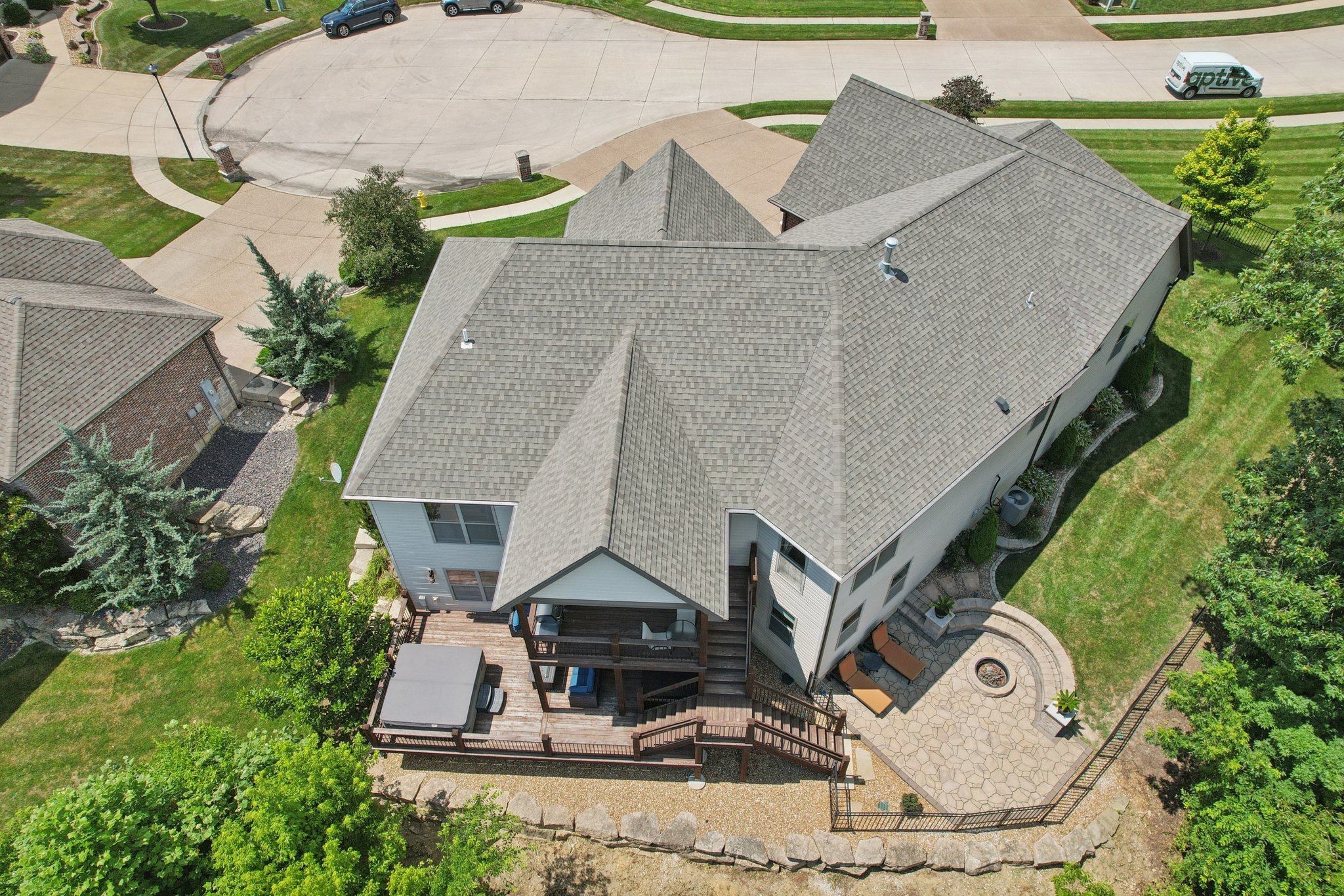 Cottage Grove Dr-S0307-050.jpg