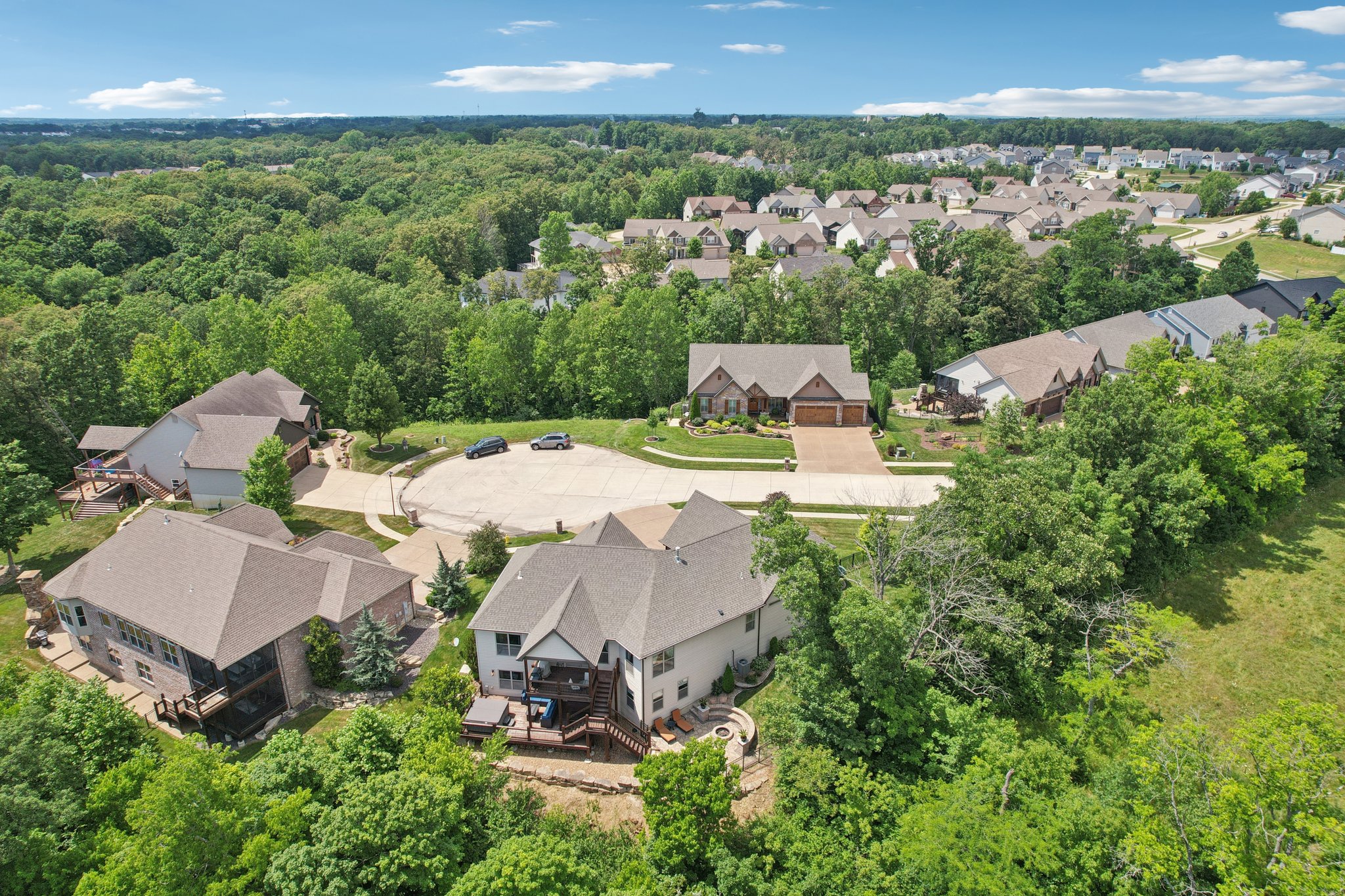 Cottage Grove Dr-S0307-056.jpg