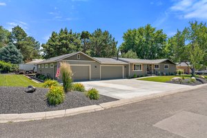  Photo 53