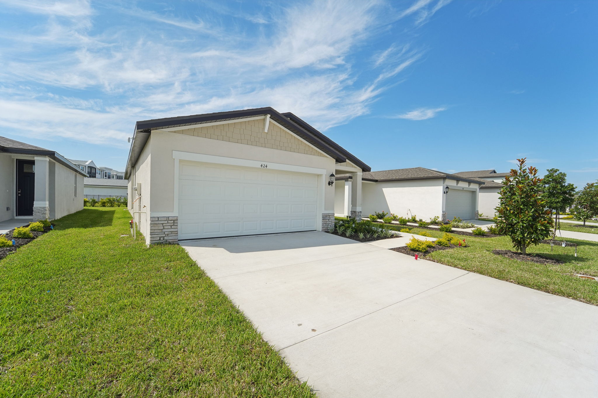 Tampa Division - Magnolia Bay - 424 Lazy Shr Dr, Sarasota, FL 34241 - 002