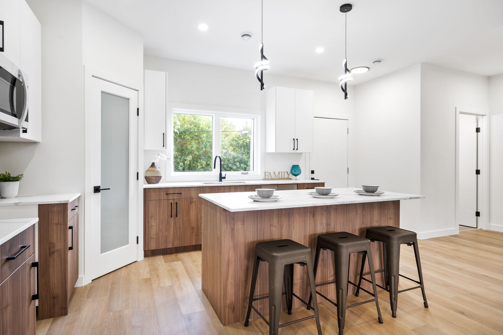 424 Ravelston Ave E Winnipeg, MB R2C 0K3 | 360immerse Inc.