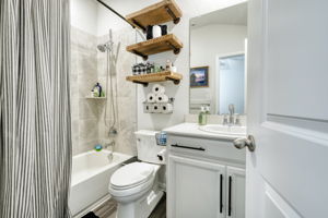 Private Bathroom for Bedroom 4