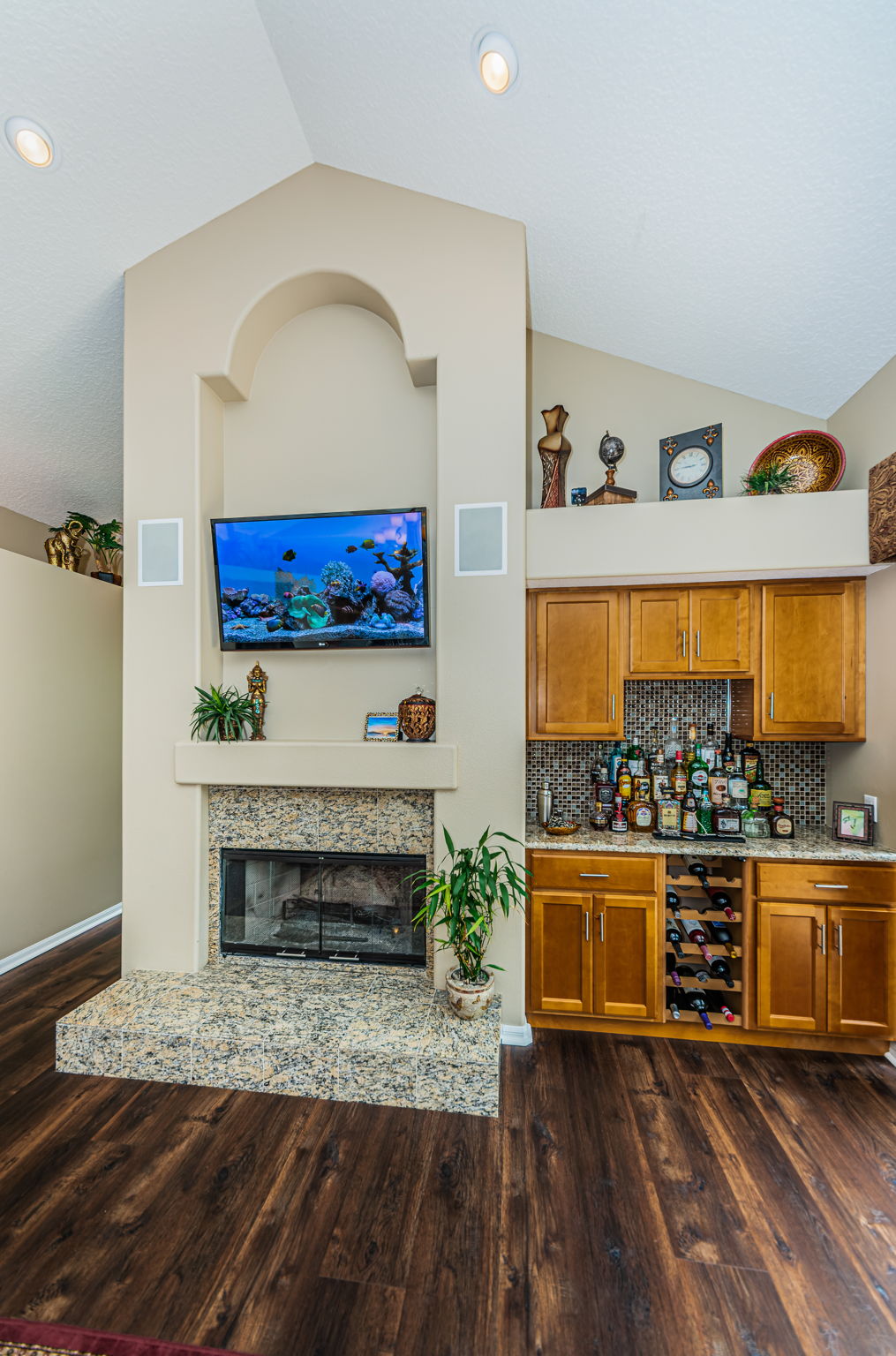 Family Room2-2