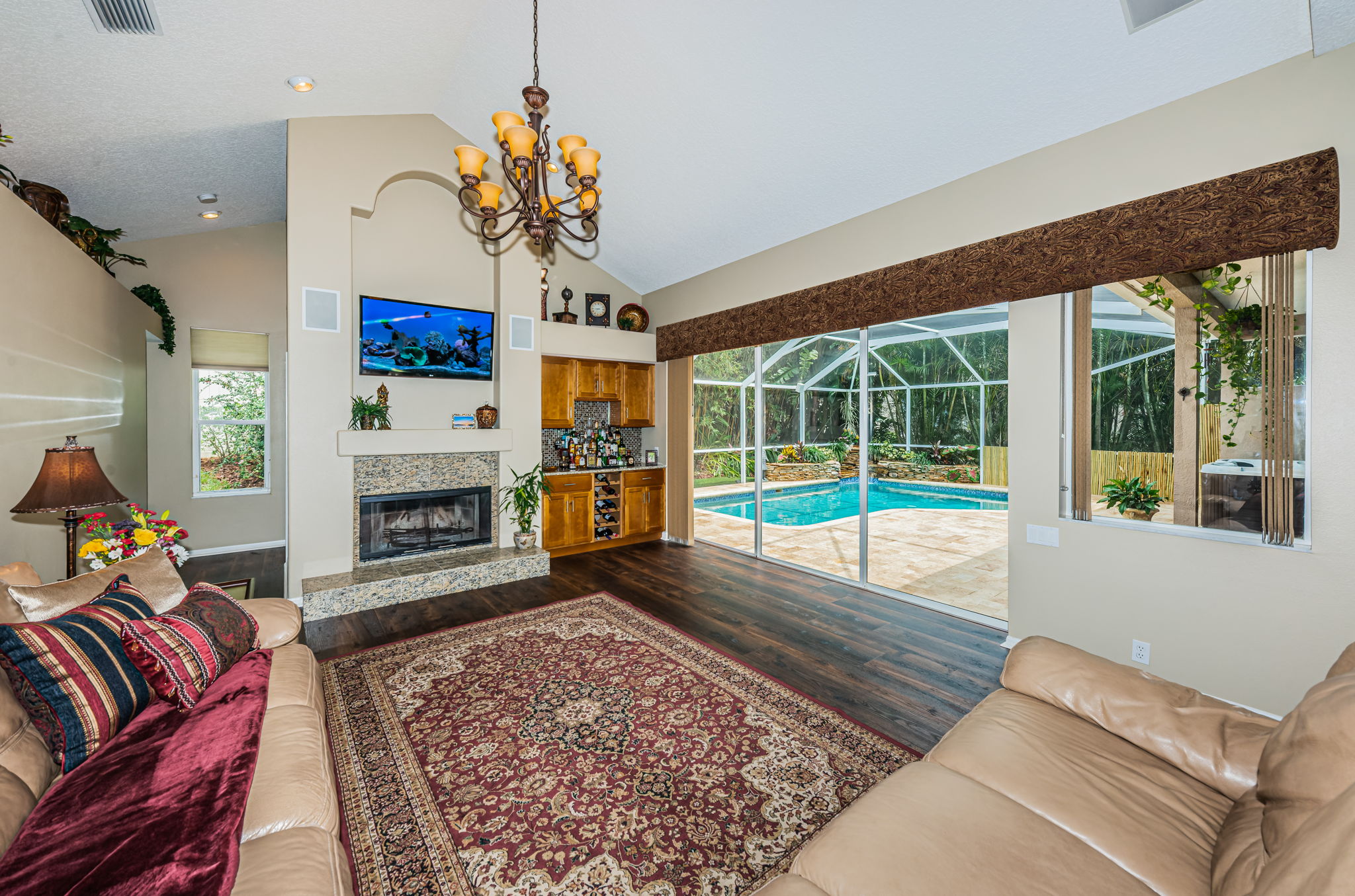 Family Room1-2