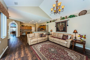 Family Room4-2