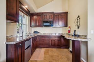 Kitchenette in Game-Room