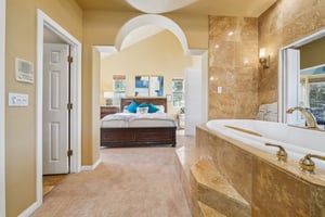 Primary Bed/Bath