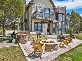 Firepit and Built-in BBQ
