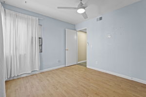  Photo 34
