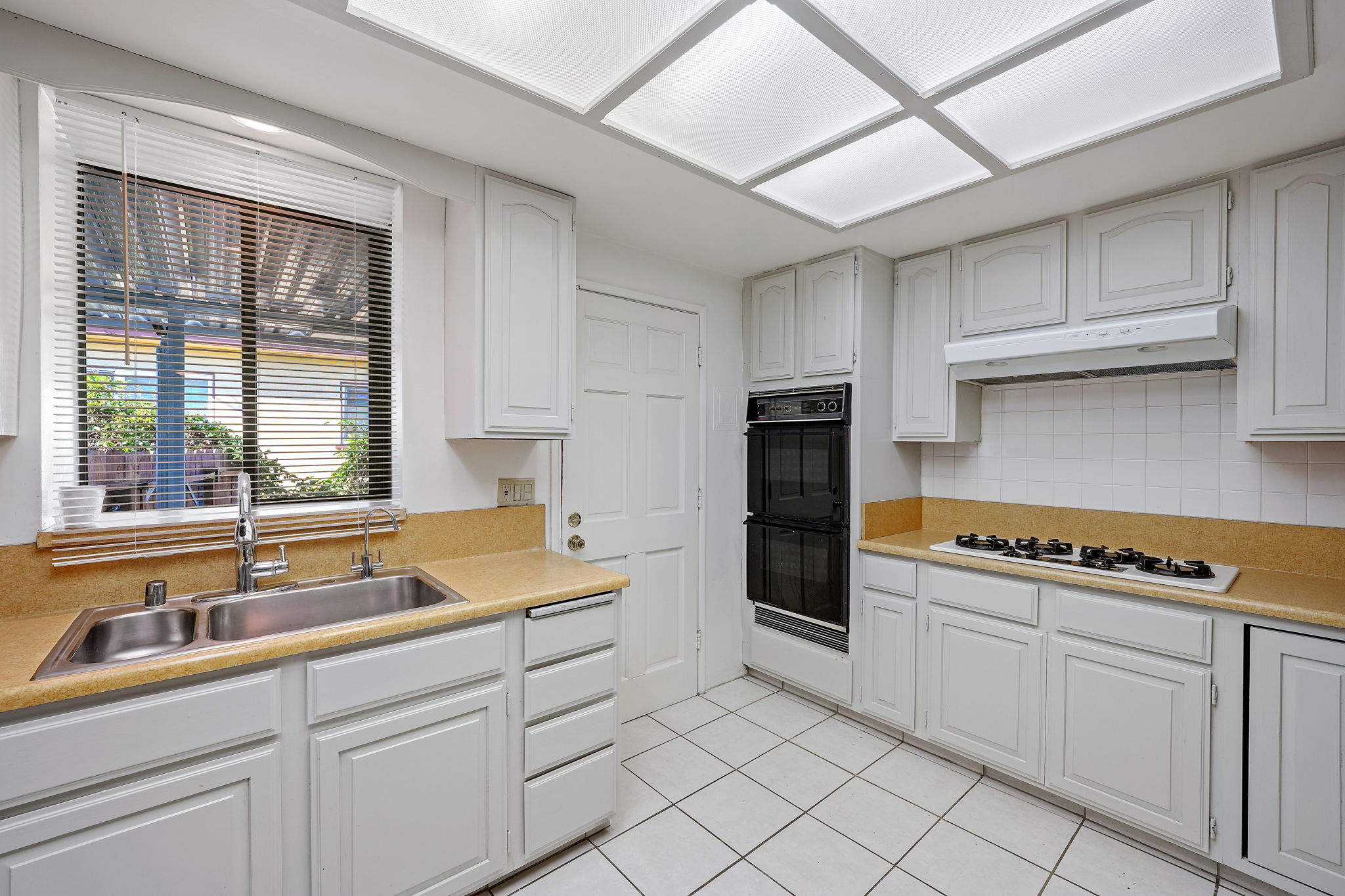 4244 Lafayette Place-29