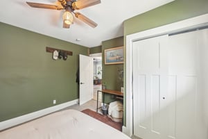 Guilford Ave-1305-025.jpg