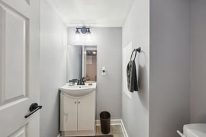 Guilford Ave-1305-043.jpg
